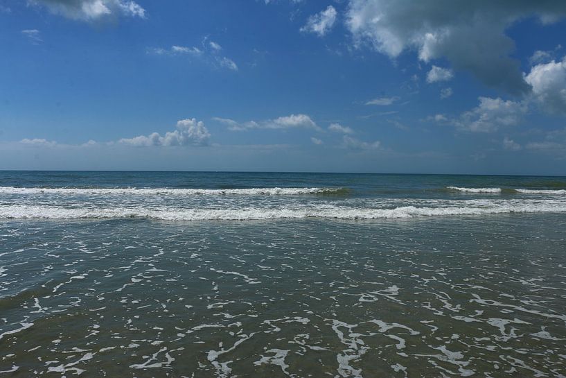 Gentle waves by Christiane Schulze