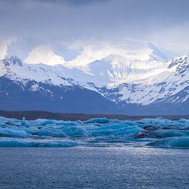 IJsland Water Bergen Gletsjer van Raymond Samson