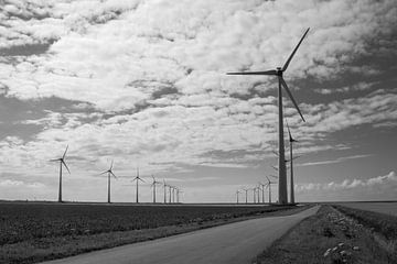 Eemshaven Windturbines, Groningen, Nederland. van Imladris Images