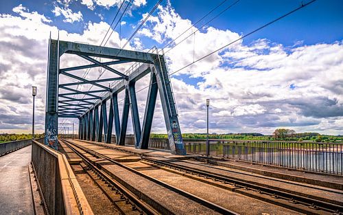 HDR van de Fietsbrug over de IJssel in Deventer Overijssel