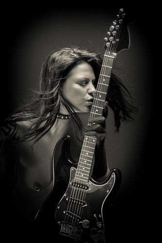 Eromusica No. 19, Nude, Eroticism, Music