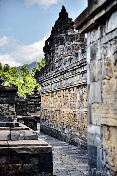 In Stein gemeißelte buddhistische Kunst auf Java von Frank Photos