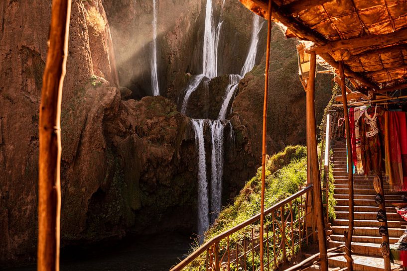 Stairs with waterfall by VIDEOMUNDUM