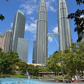 Petronas Twin Towers with swimming pool in KLCC park by My Footprints