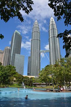 Petronas Twin Towers with swimming pool in KLCC park by My Footprints