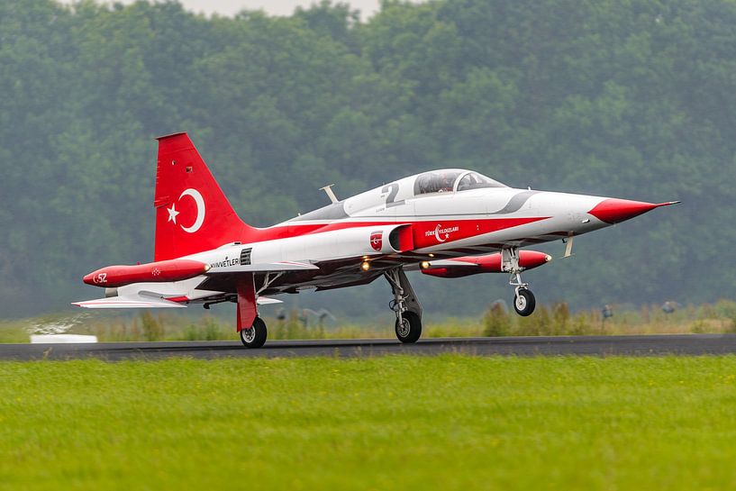 Northrop F-5 Freedom Fighter des étoiles turques. par Jaap van den Berg