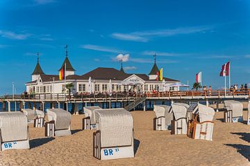 Ahlbeck Pier, Germany by Gunter Kirsch