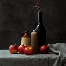 Stilleven met appels en possumhaw takjes van Natalia Balanina