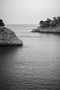 Calanques on the sea von Luis Boullosa