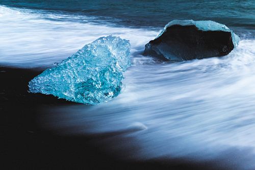 La glace rencontre l'eau
