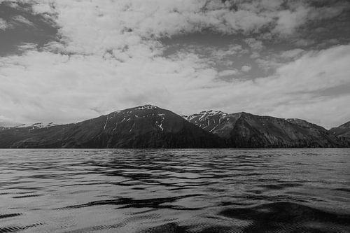 Lac islandais | Paysage noir et blanc