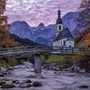 Dämmerung auf der Ramsauer Ache - Pfarrkirche St. Sebastian von Teun Ruijters