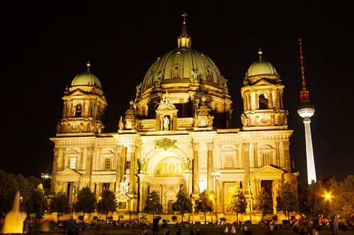 BERLIJN Berlijnse Dom en televisietoren - heilige toren