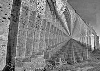 Zerstörte Kirchenmauer