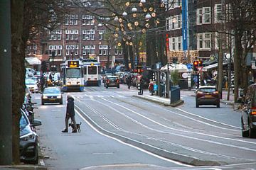 Drukke  straat in Amsterdam van Agnes Koning