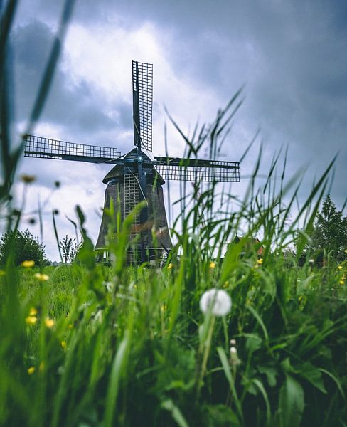 Molen in slecht weer van Pim Haring