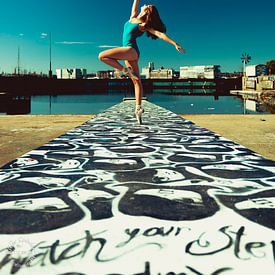 Ballet dans le port sur Alex Spinder