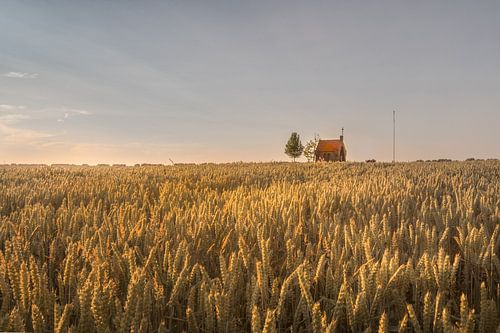 Zonsondergang bij de kapel