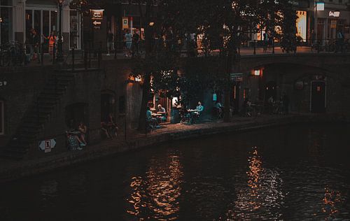 Oudegracht in Utrecht op een zomeravond