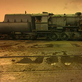 war locomotive engine von Jan van den Heuij