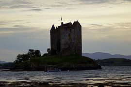 Castle Stalker ist ein Turmhaus etwa 2,5 Kilometer nordöstlich von Port Appin