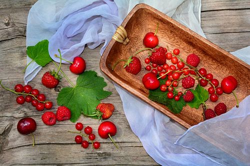 Vers fruit in rood