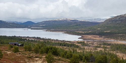 Het meer Furusjøen in Rondane, Noorwegen