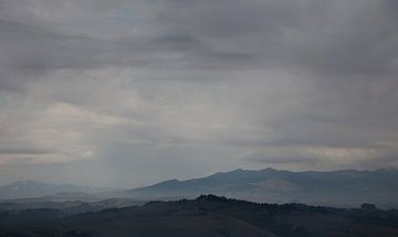 Toscaanse wolken von Guido Akster