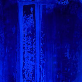 Deep Blue Abstract Texture – Moderne monochrome wanddecoratie van Ela Szczepaniak