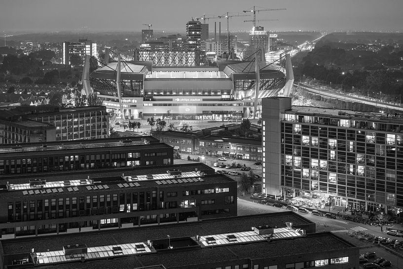 Philips Stadion vanuit de hoogte in zwart-wit van Mitchell van Eijk