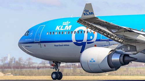 Vertrek KLM Airbus A330-300 passagiersvliegtuig.