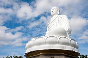 Nha Trang Vietnam Long Son Pagoda. van Richard Wareham