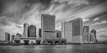 LOWER MANHATTAN en Whitehall Terminal | monochroom