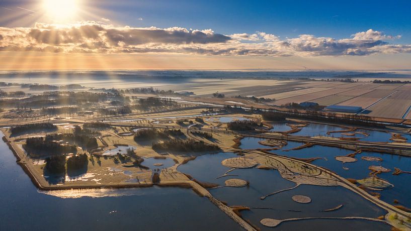Sonnenaufgang über Polderlandschaft Nordholland von Menno Schaefer