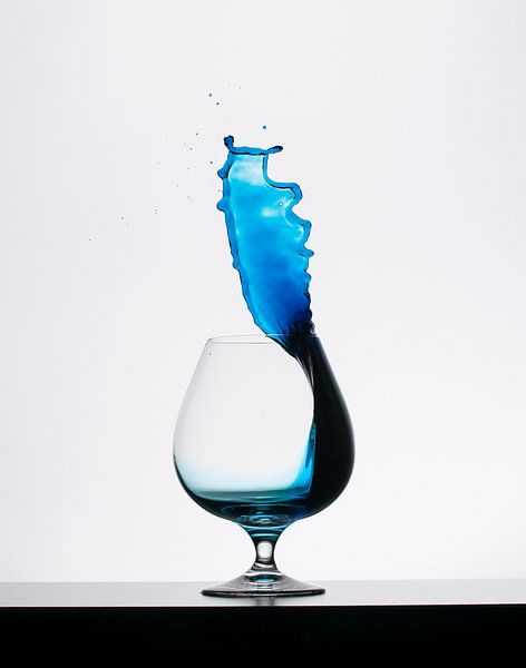 High speed liquid Blauw van Theo Mulder