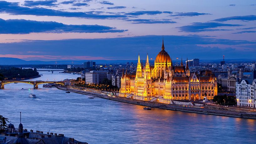 Das Parlamentsgebäude in Budapest von Roland Brack
