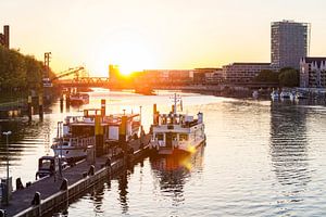 Zonsondergang in de Hanzestad Bremen van Werner Dieterich