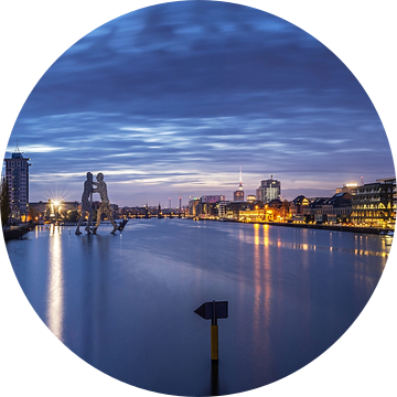 Berlijn Osthafen - Panorama in het blauwe uur van Frank Herrmann