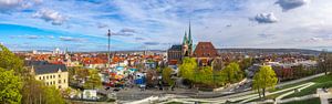 Erfurter Dom im Altstadtfrühling – Panorama der historischen Innenstadt