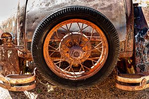 Ersatzreifen und Heck Oldtimer Ford Modell T an der Route 66 in USA