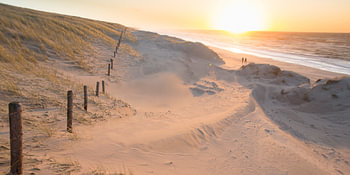 zonsondergang vanuit de zeereep