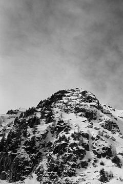 France - Chamonix - Contrôle des avalanches - Noir et blanc - Montagnes enneigées autour de Ch