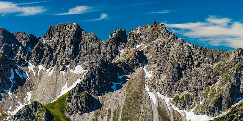 Mountain panorama from Fellhorn to Hochgehrenspitze, 2251m and Walser Hammerspitze, 2170m, Allgäu Alps by Walter G. Allgöwer