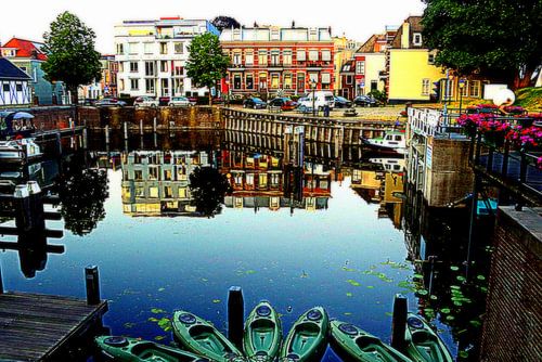 Lingehaven spiegelt sich im Wasser