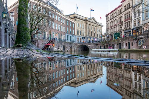 Oudegracht Utrecht with town hall and mirroring