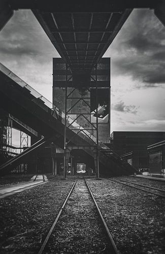 Spoorweg bij de kolenmijn Zollverein - "Eiffeltoren van het Ruhrgebied