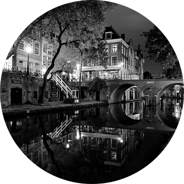 Oudegracht in Utrecht met Gaardbrug, ZWART-WIT
