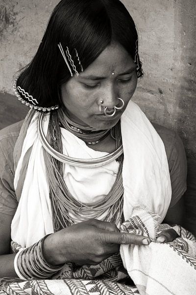Young woman from the Dongeria Kondh tribe by Affect Fotografie