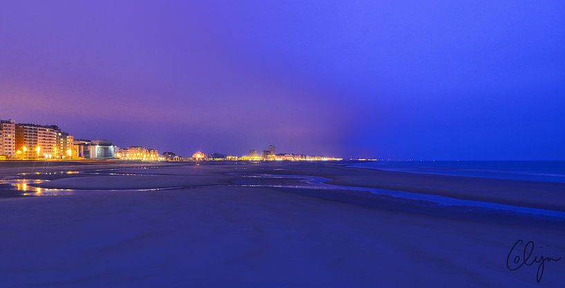 Zeedijk Oostende tijdens Blauwe Uur by Colijn Verkempinck