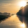 Magischer Morgen am Fluss von Martijn Tilroe